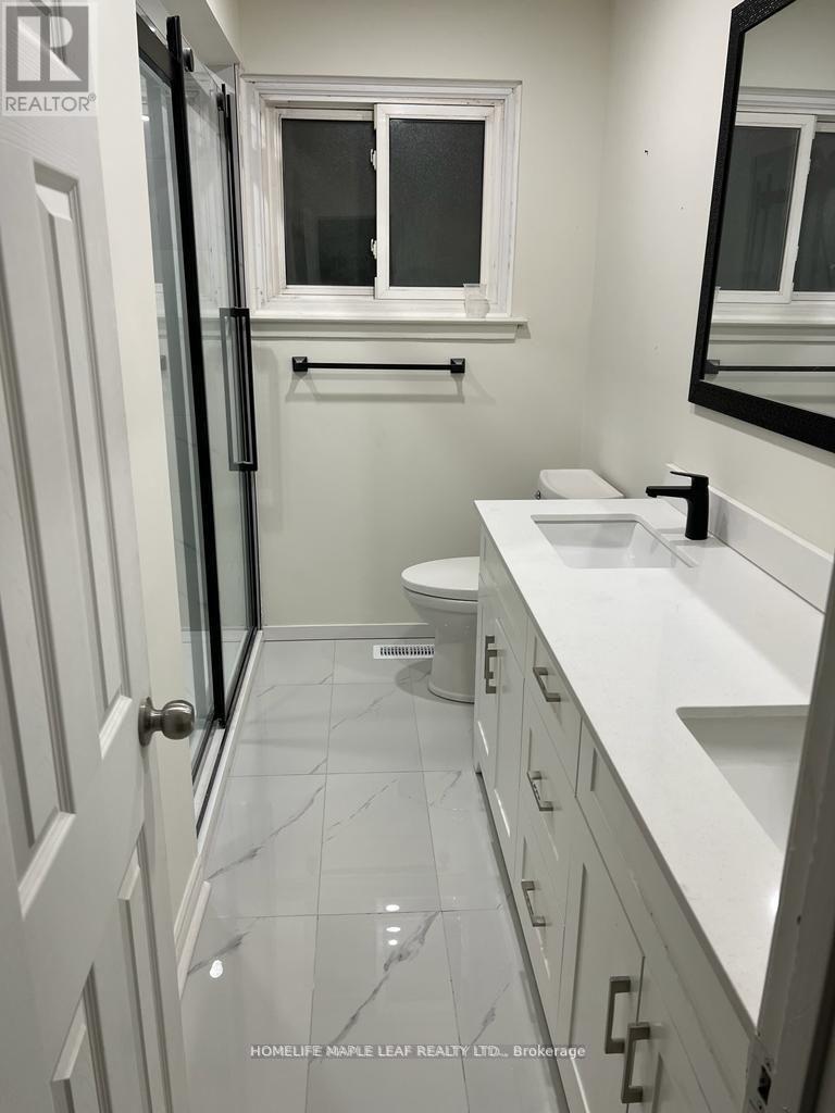 Photo 6 of Upper 28 Ladore Drive, Brampton ON