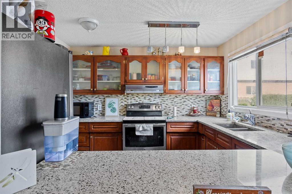 Single Family House for Sale in   Fonda Way SE Forest Heights Calgary 