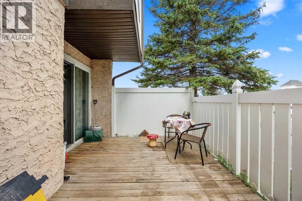 Single Family House for Sale in   Fonda Way SE Forest Heights Calgary 