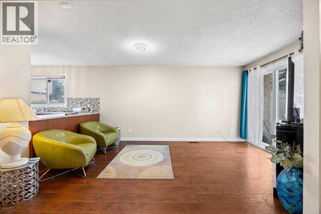 Single Family House for Sale in   Fonda Way SE Forest Heights Calgary 