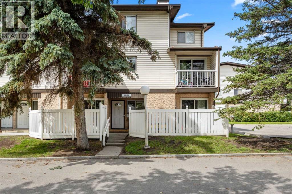 Single Family House for Sale in   Fonda Way SE Forest Heights Calgary 