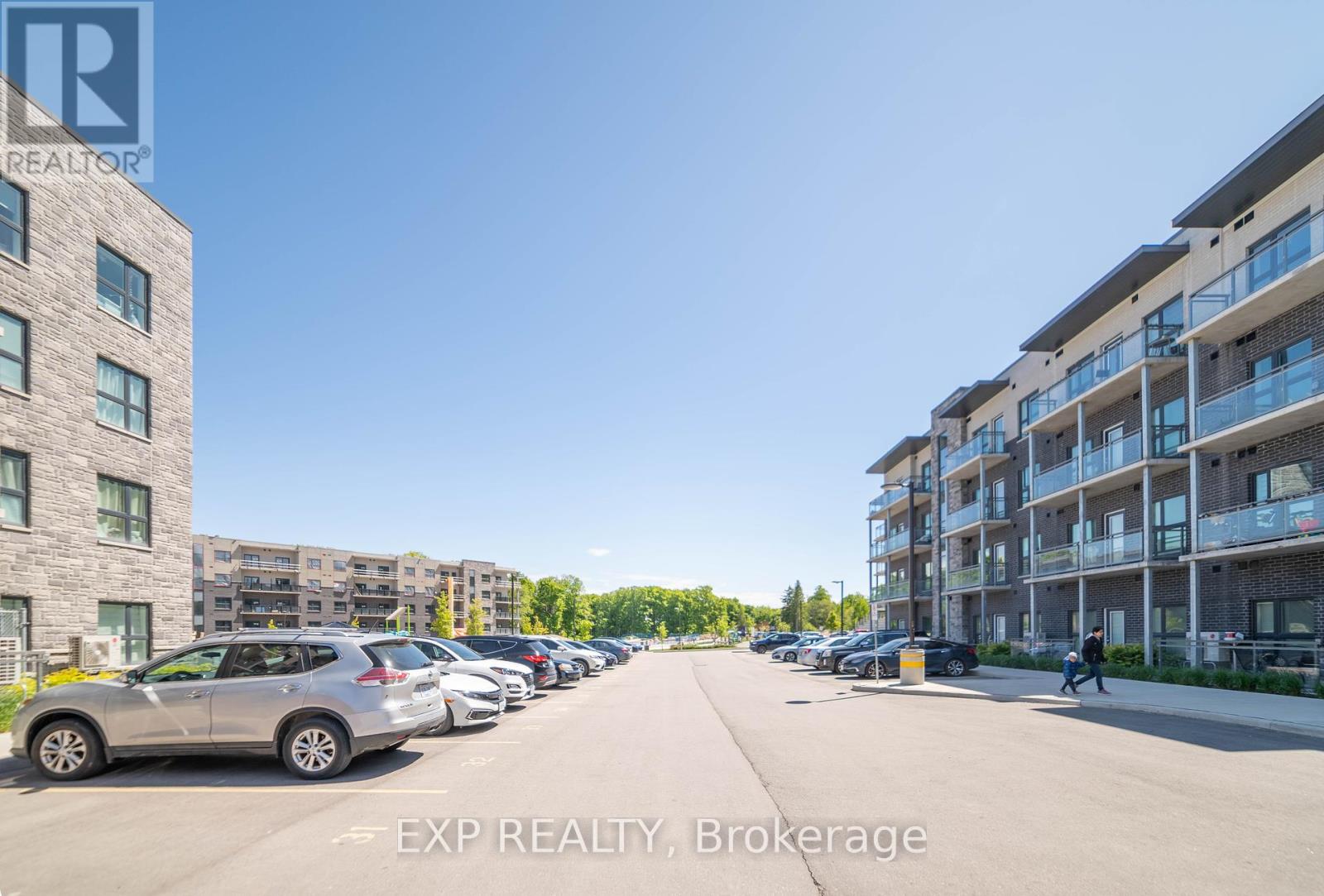 Photo 8 of 102 1201 Lackner Place, Kitchener ON