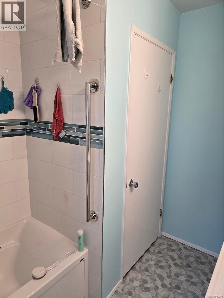  2905 LEIGH Road, Langford