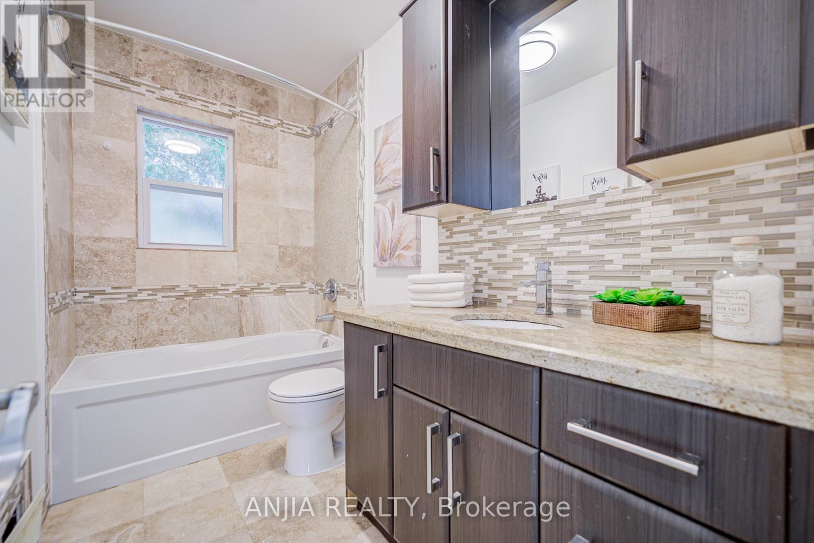 Photo 17 of 248 Codsell Avenue, Toronto ON