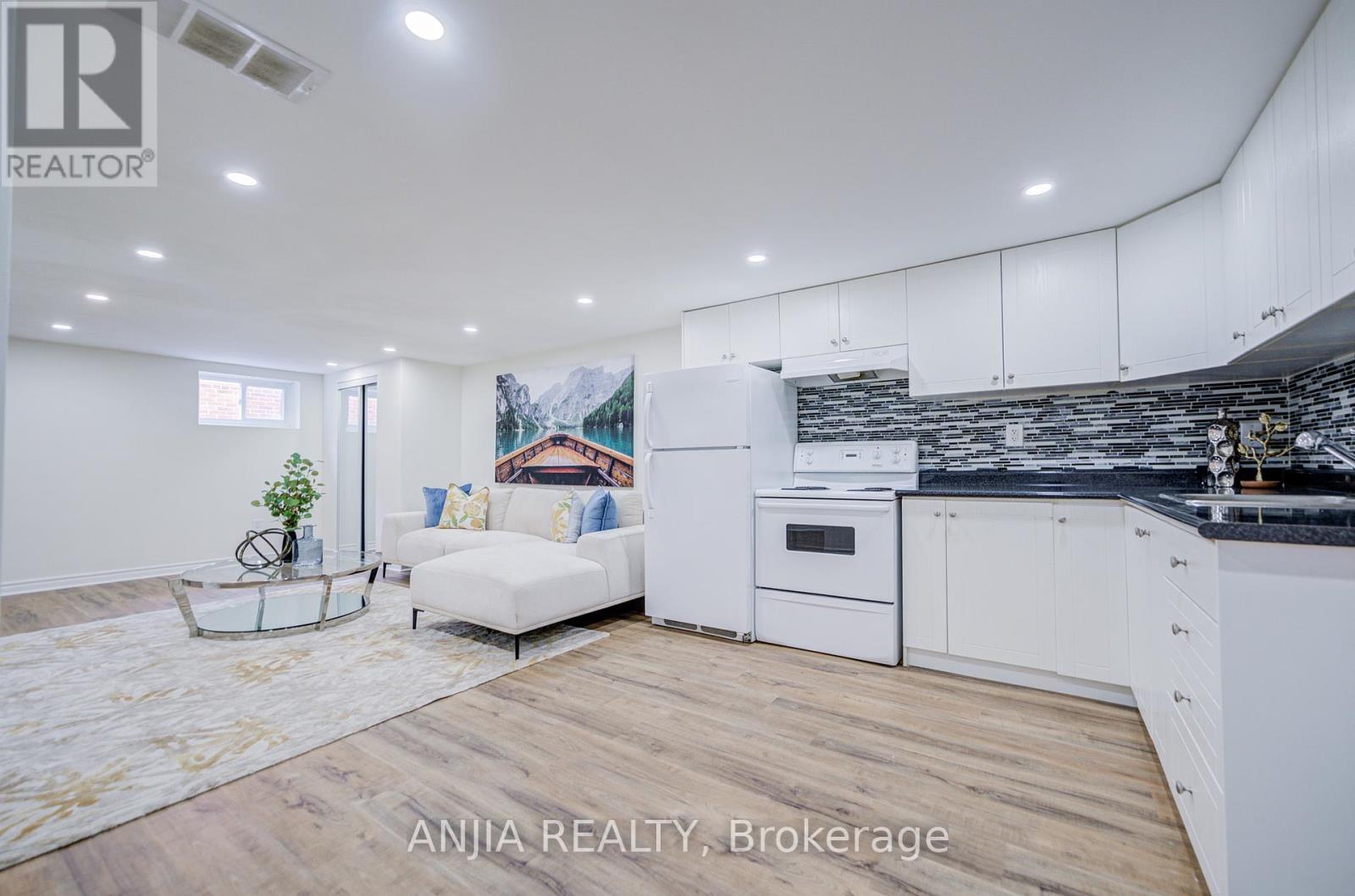 Photo 23 of 248 Codsell Avenue, Toronto ON