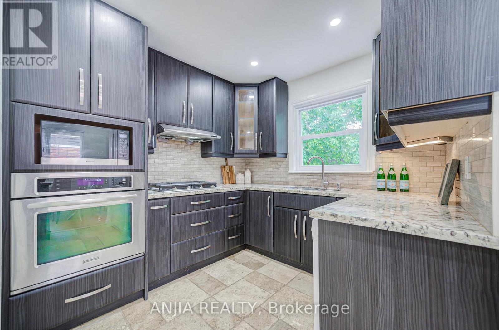 Photo 8 of 248 Codsell Avenue, Toronto ON