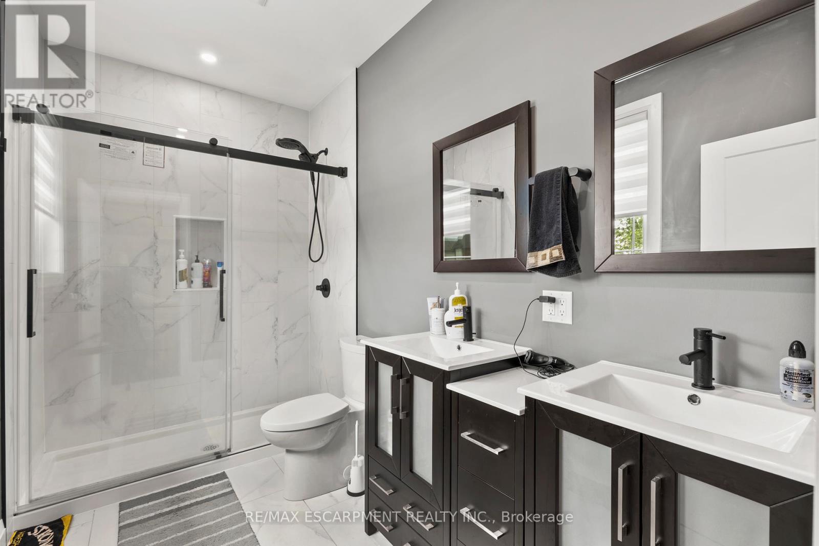 Photo 12 of 87 Owen Place, Hamilton ON