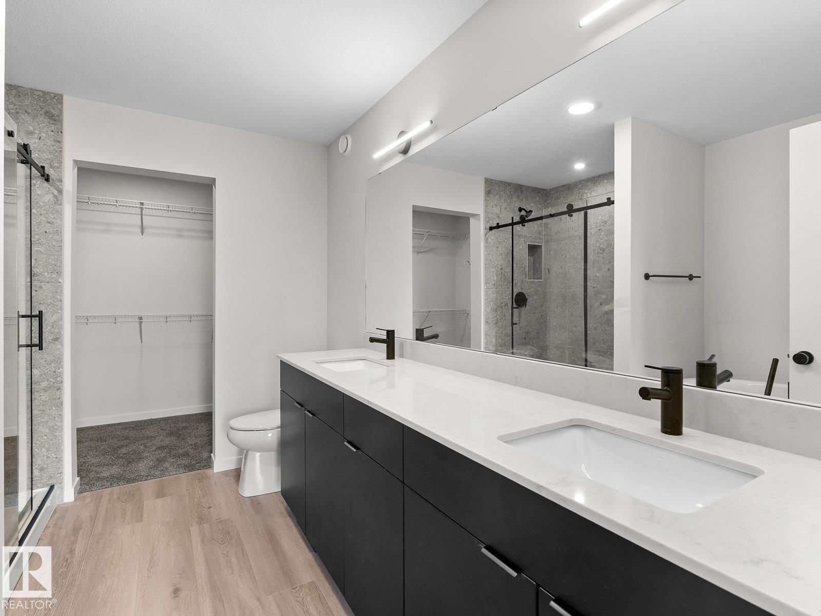 Photo 12 of 8219 227 St Nw, Edmonton AB