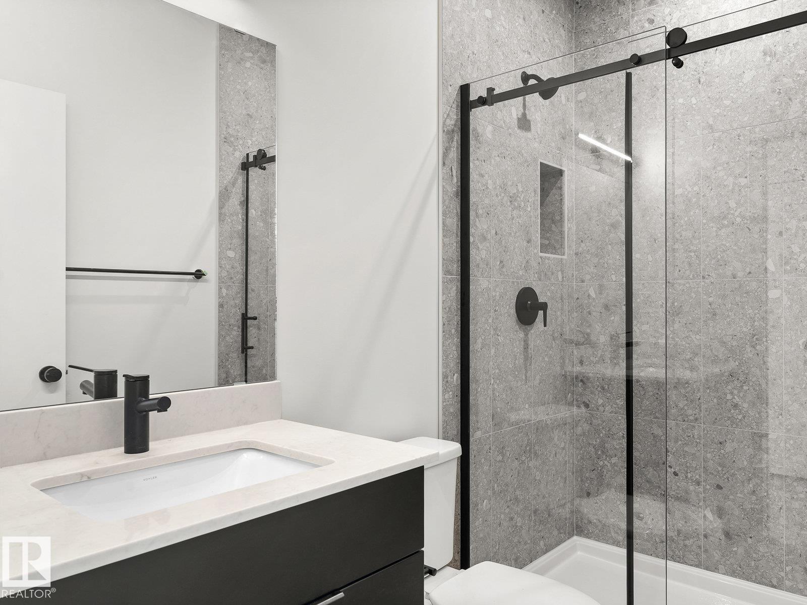 Photo 13 of 8219 227 St Nw, Edmonton AB