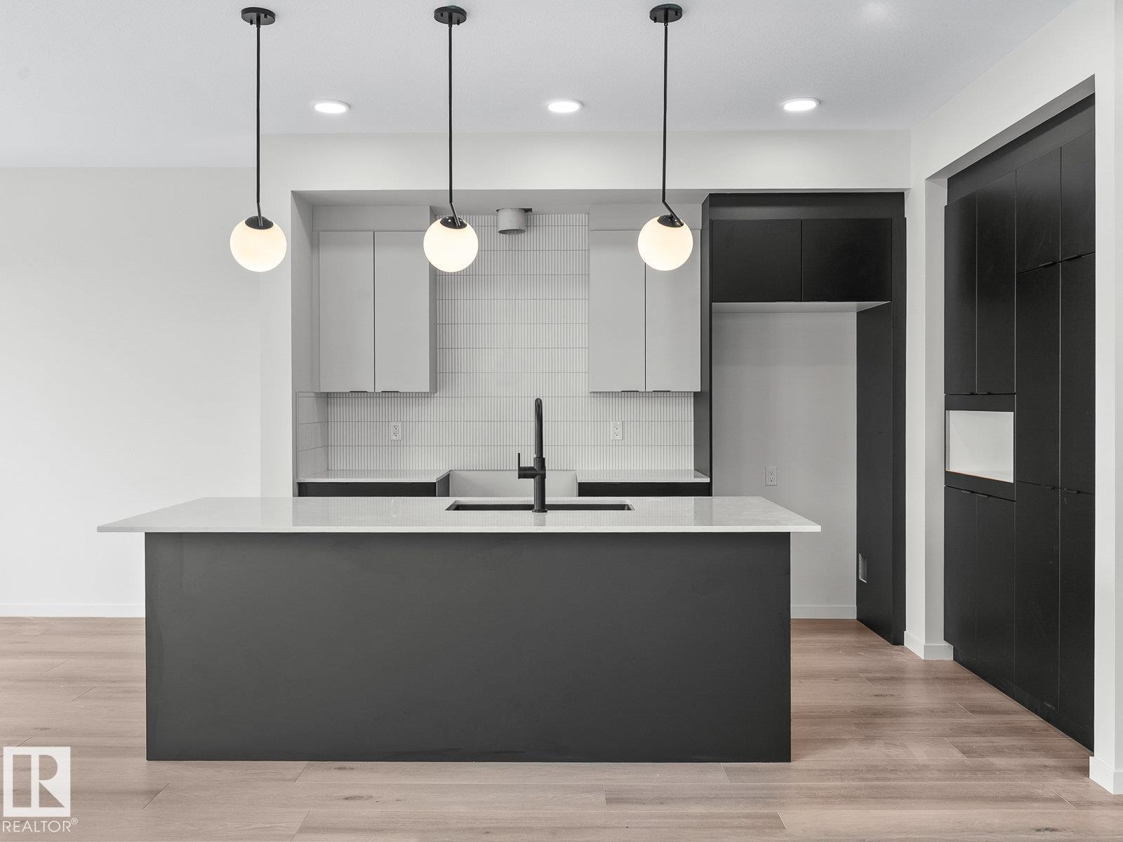 Photo 4 of 8219 227 St Nw, Edmonton AB