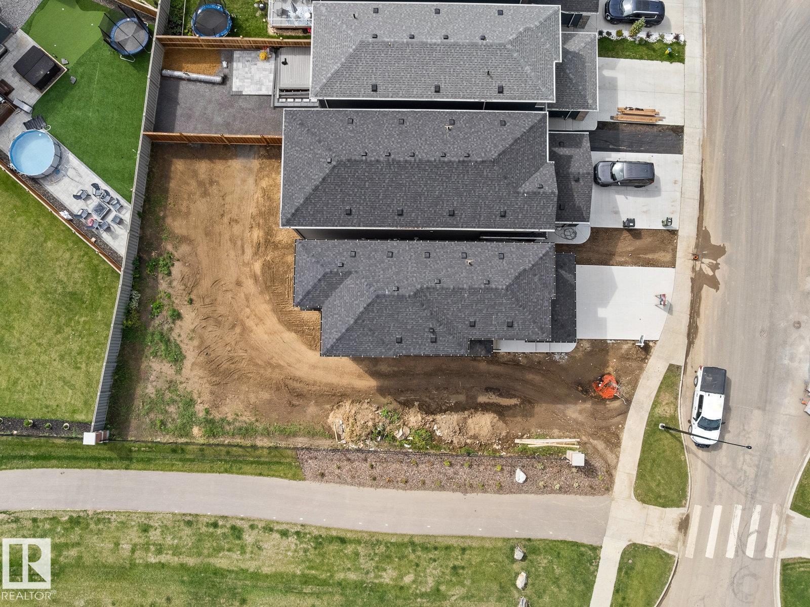 Photo 7 of 8219 227 St Nw, Edmonton AB