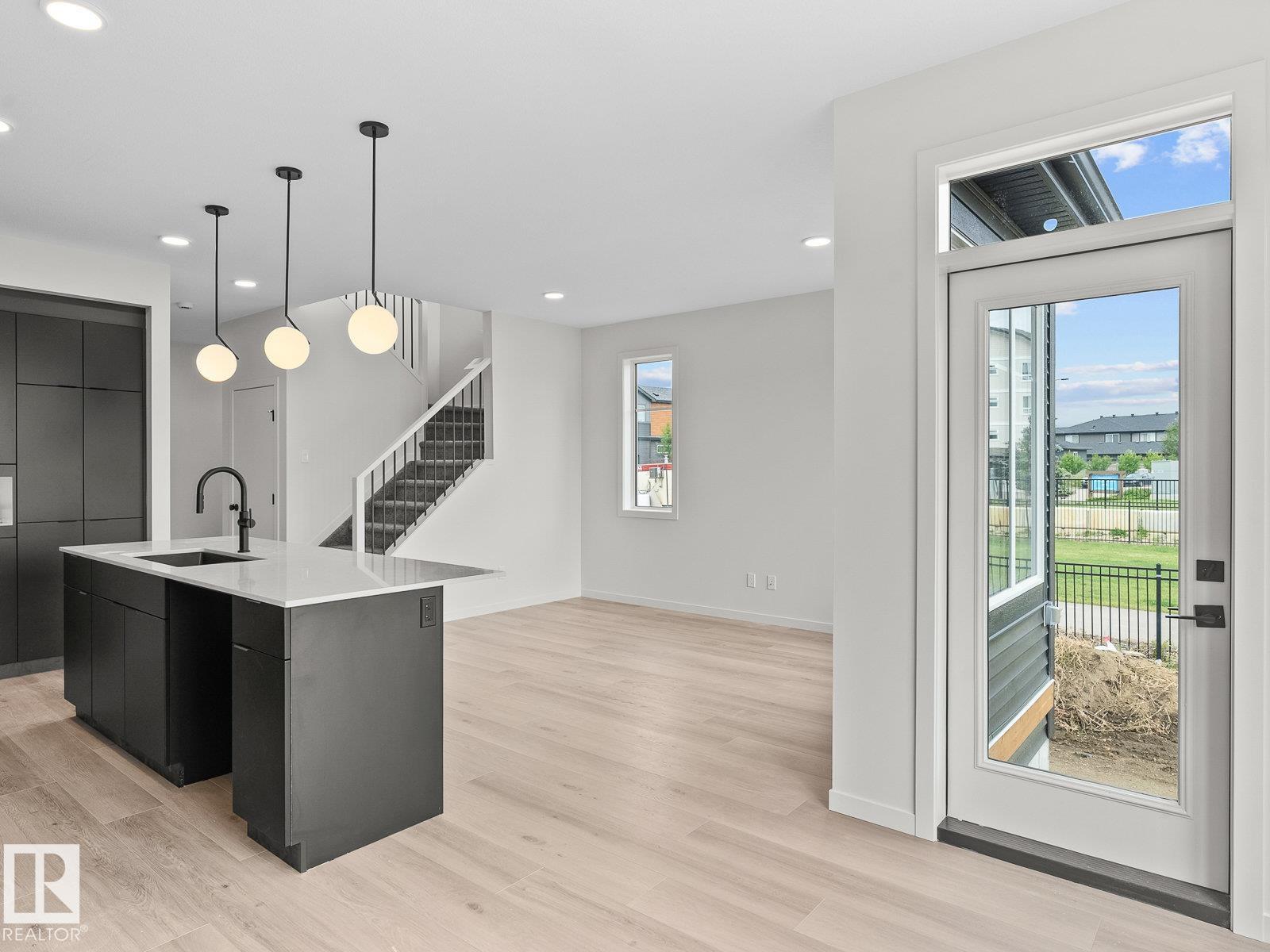 Photo 9 of 8219 227 St Nw, Edmonton AB