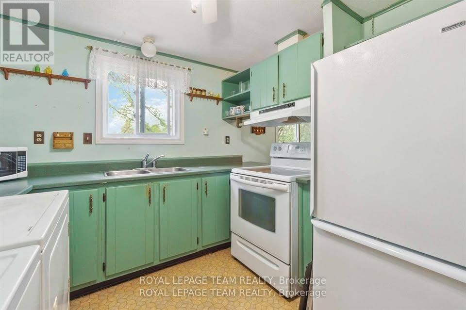 Photo 11 of 307 Dodson Street, North Grenville ON