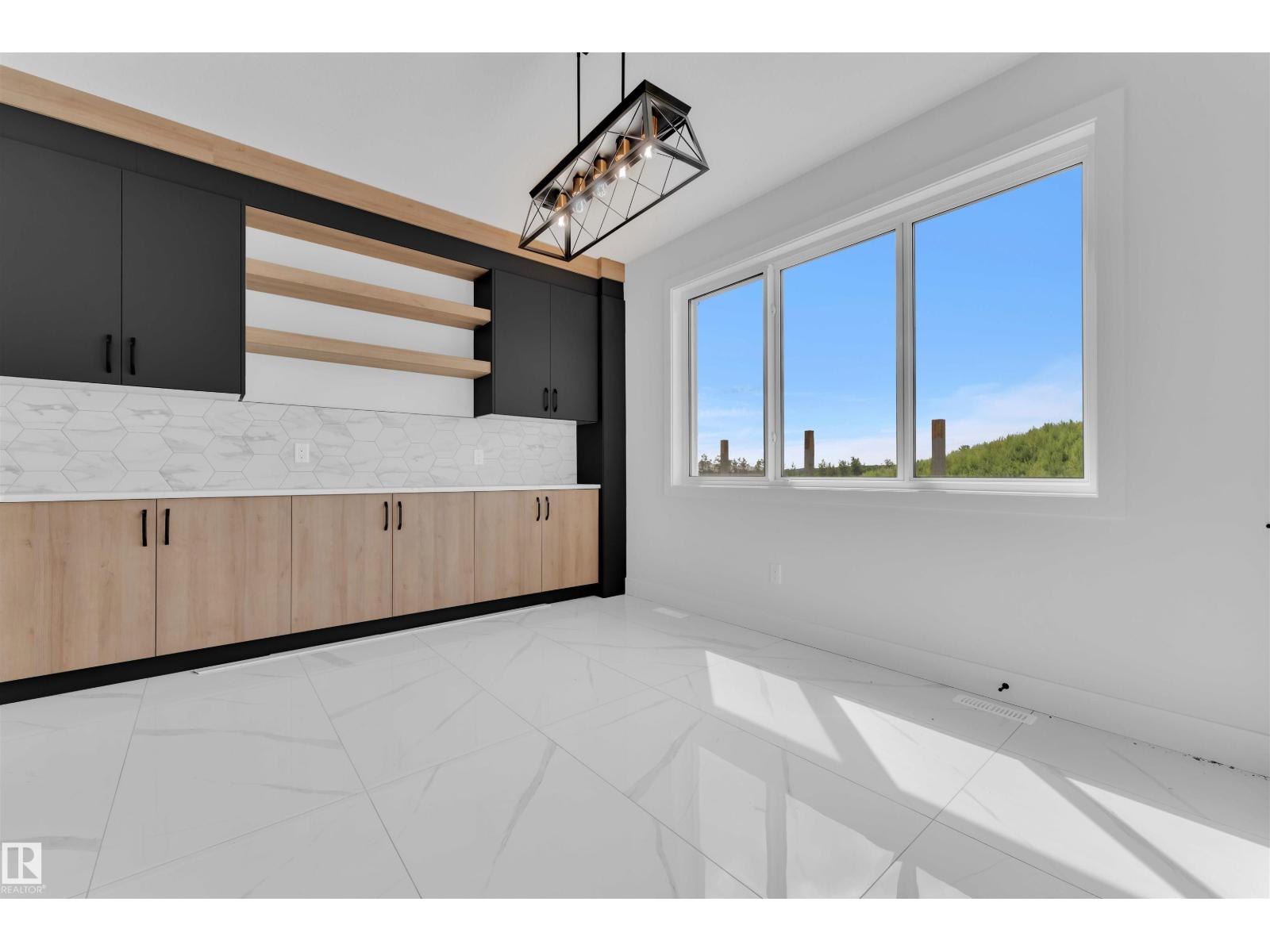 Photo 14 of 22811 80 Av Nw, Edmonton AB