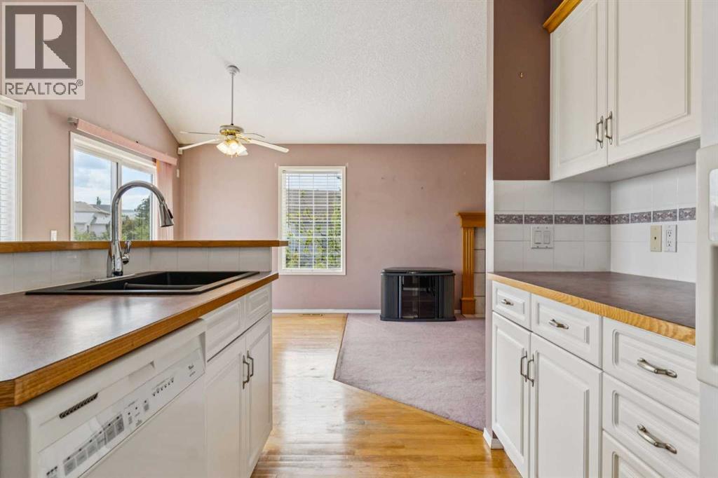 Single Family House Bi-level for Sale in  Harvest Hills Drive NE Harvest Hills Calgary 