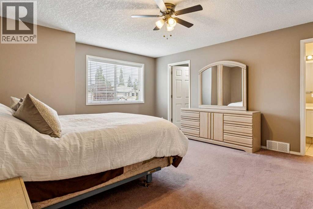 Single Family House Bi-level for Sale in  Harvest Hills Drive NE Harvest Hills Calgary 