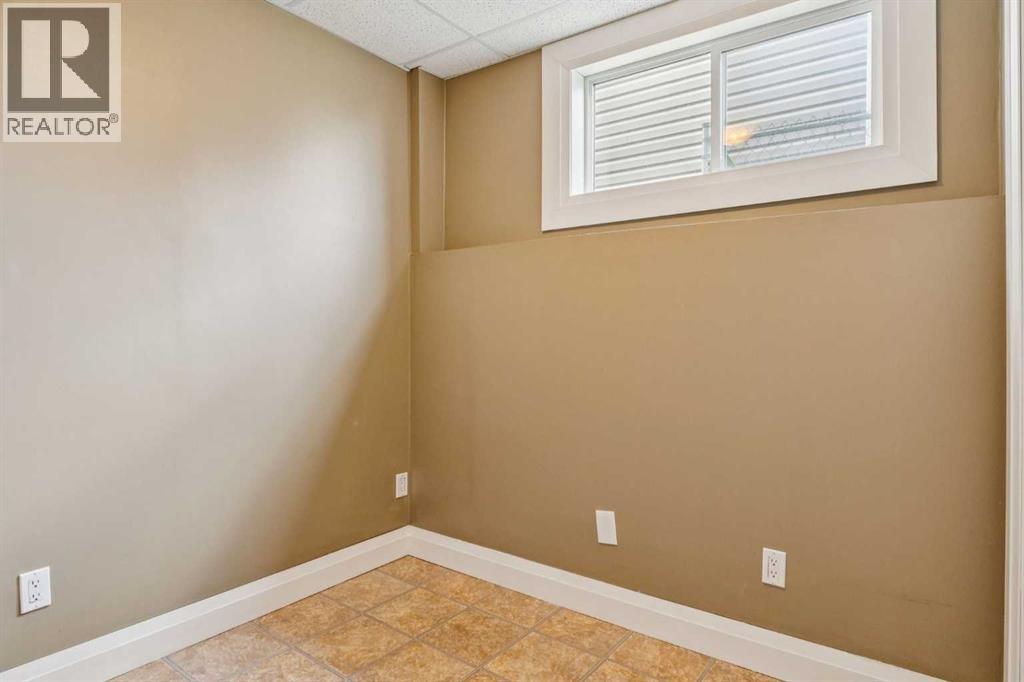 Single Family House Bi-level for Sale in  Harvest Hills Drive NE Harvest Hills Calgary 