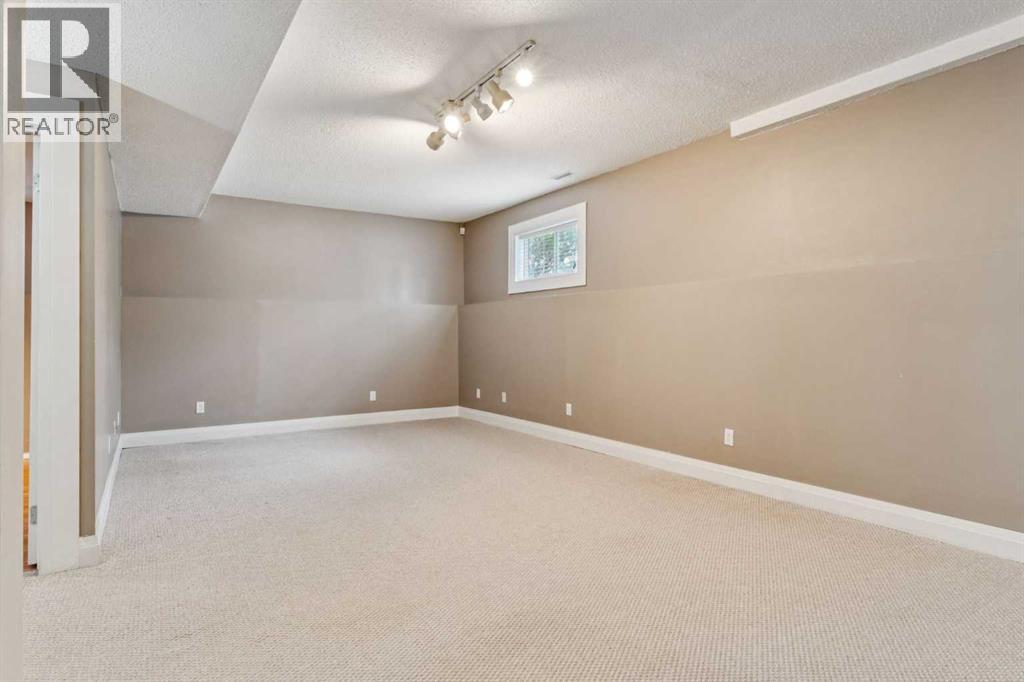 Single Family House Bi-level for Sale in  Harvest Hills Drive NE Harvest Hills Calgary 