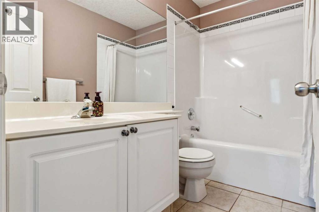 Single Family House Bi-level for Sale in  Harvest Hills Drive NE Harvest Hills Calgary 