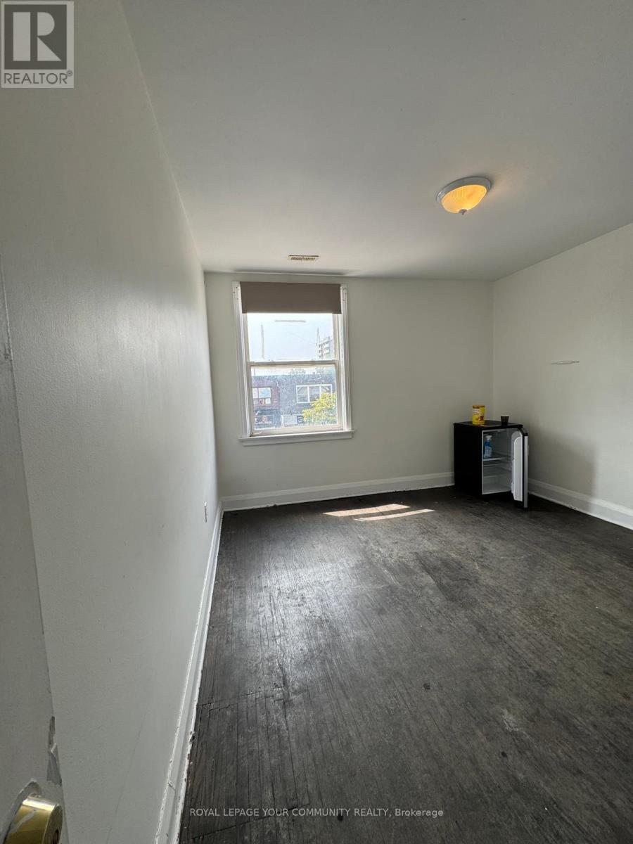 Photo 15 of 10149 Yonge Street, Richmond Hill ON