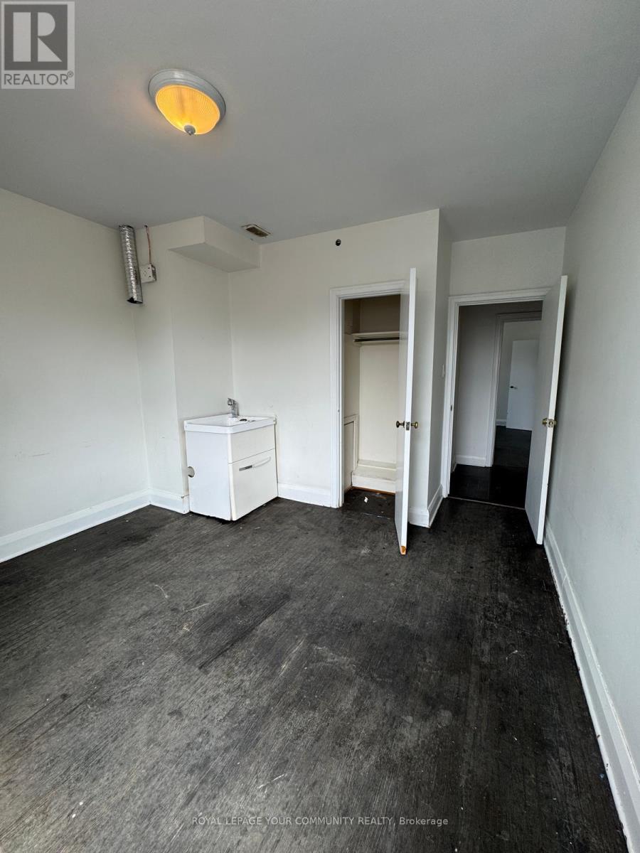 Photo 16 of 10149 Yonge Street, Richmond Hill ON