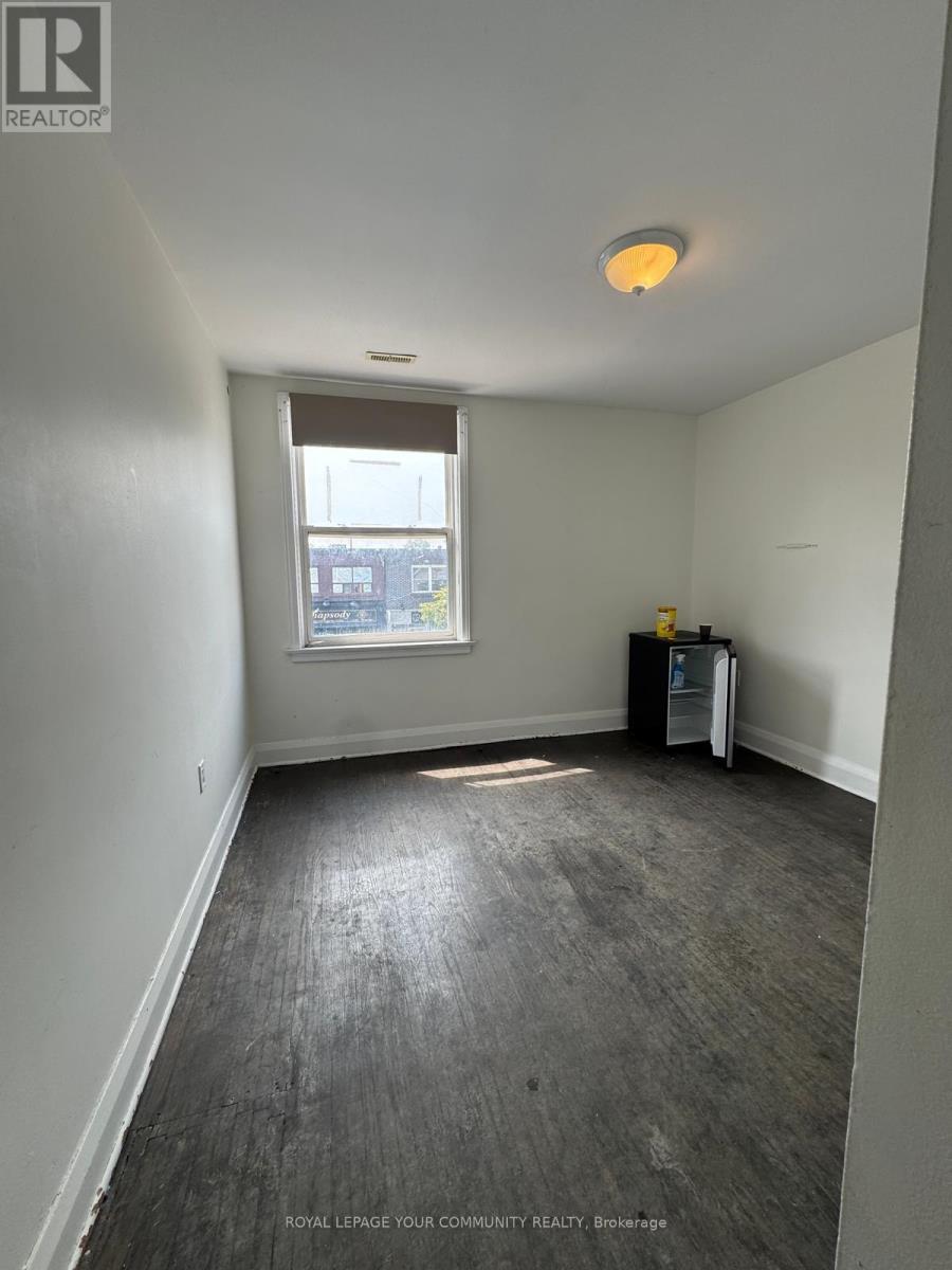 Photo 17 of 10149 Yonge Street, Richmond Hill ON