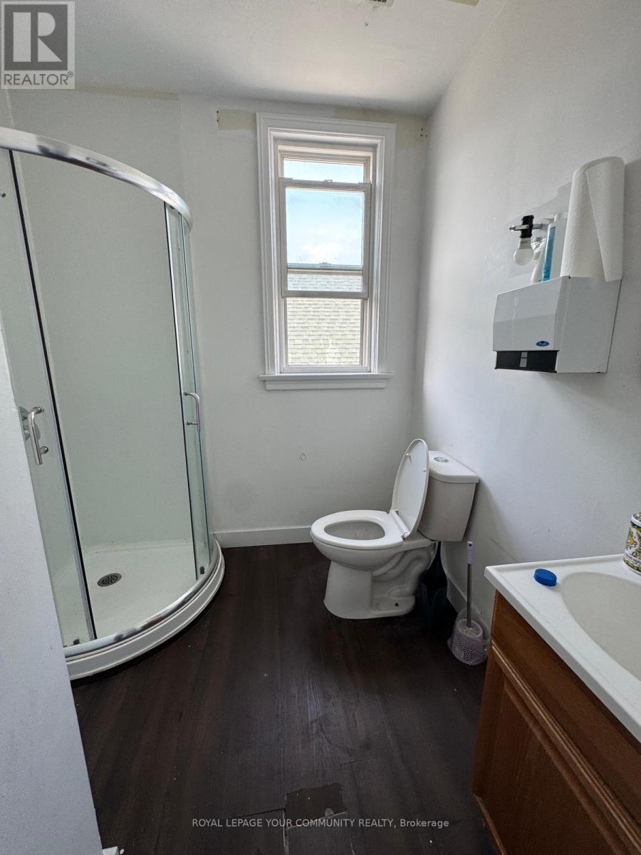 Photo 18 of 10149 Yonge Street, Richmond Hill ON
