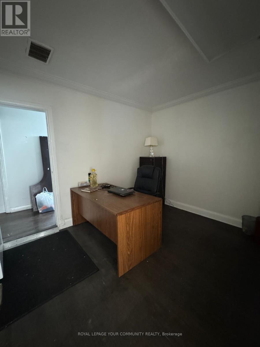 Photo 8 of 10149 Yonge Street, Richmond Hill ON