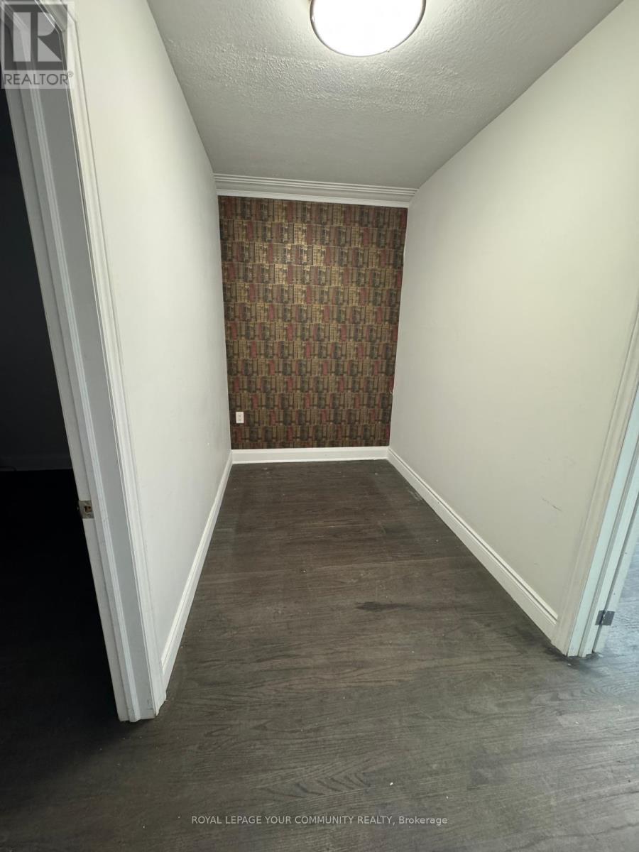 Photo 9 of 10149 Yonge Street, Richmond Hill ON