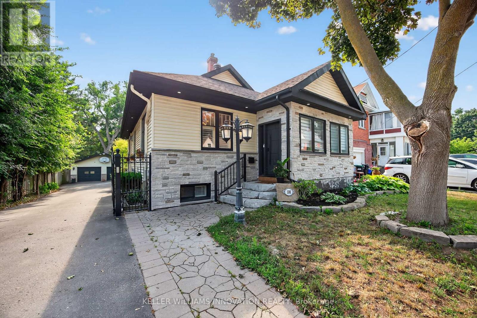 Photo 5 of 108 Owen Street, Barrie ON