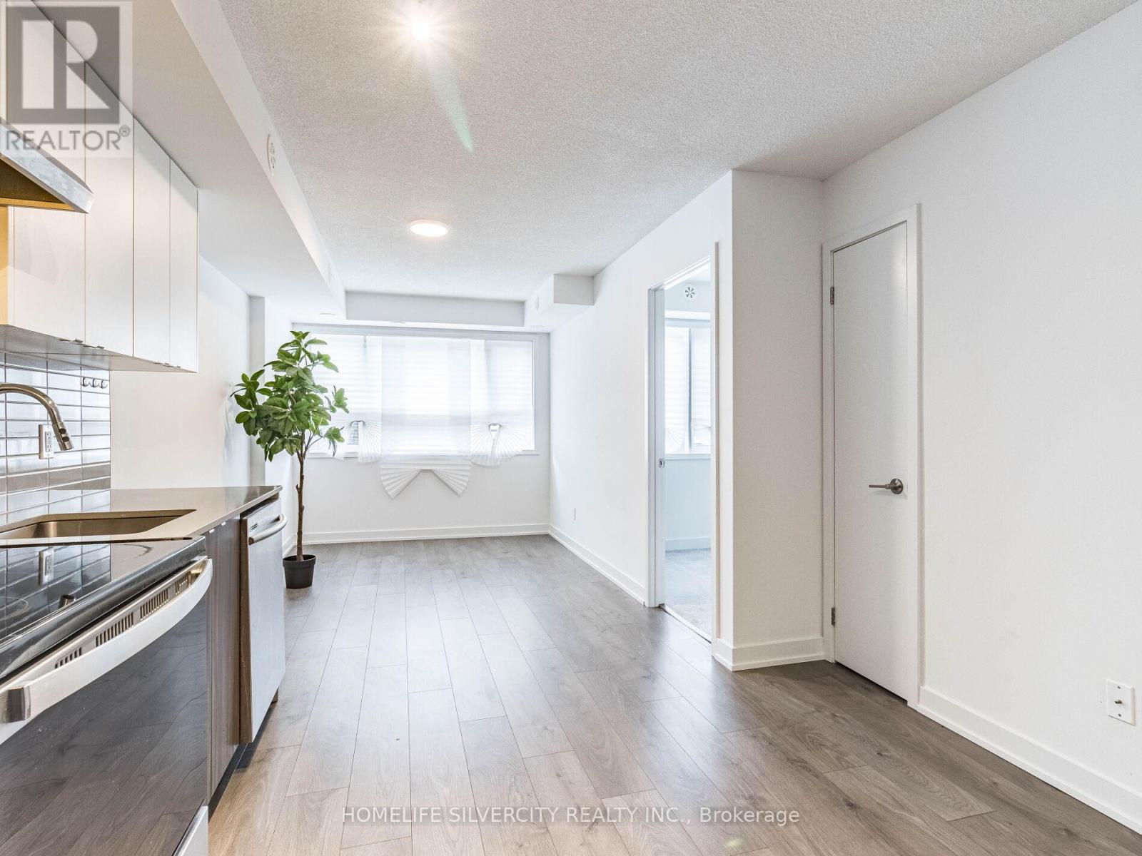 Photo 13 of 403 1141 Cooke Boulevard, Burlington ON