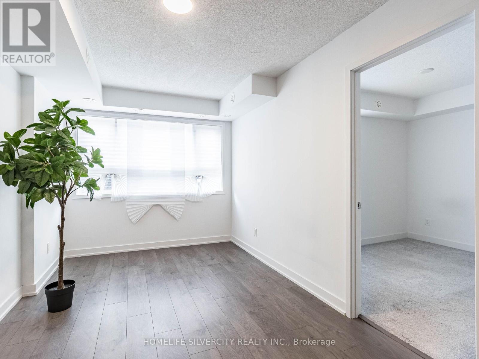 Photo 15 of 403 1141 Cooke Boulevard, Burlington ON