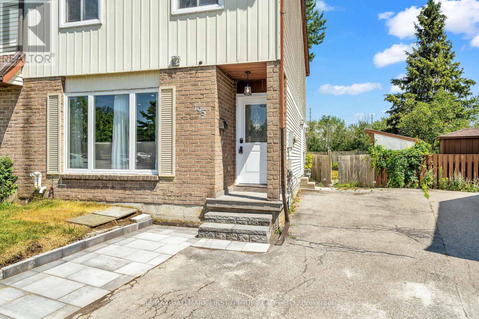 Photo 2 of 195 Castlebar Crescent, Oshawa ON