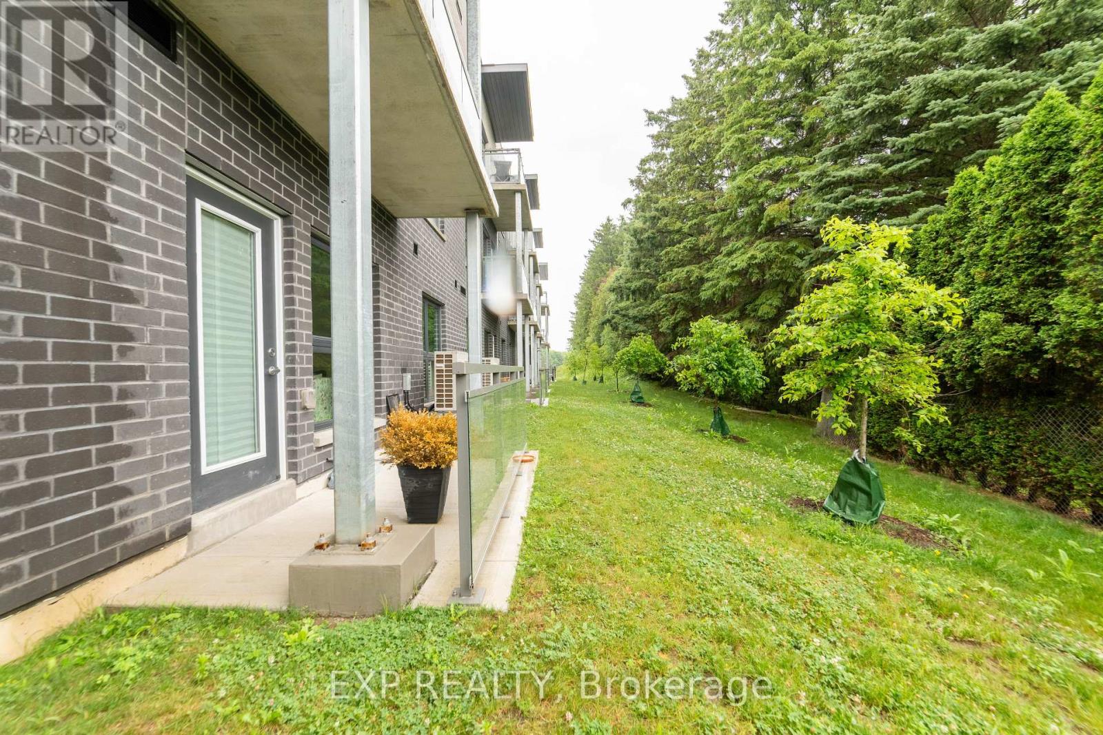 Photo 5 of 211 1201 Lackner Place, Kitchener ON