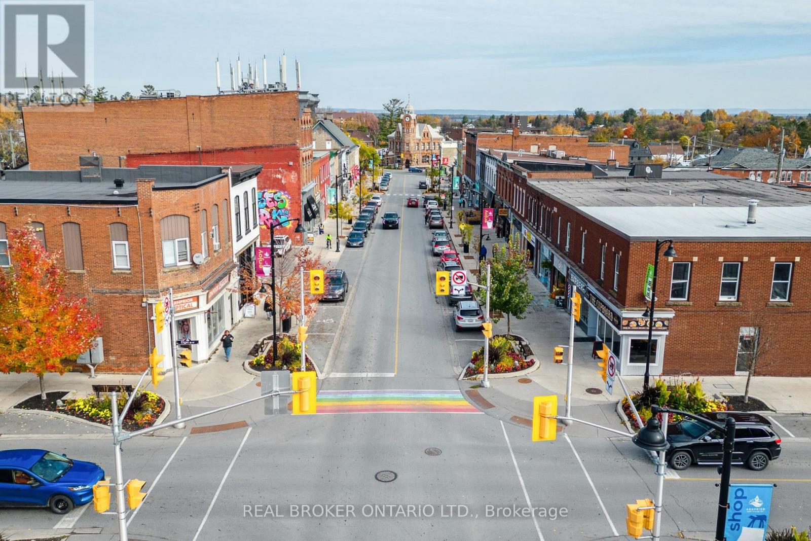 Photo 26 of 42 Daniel Street N, Arnprior ON