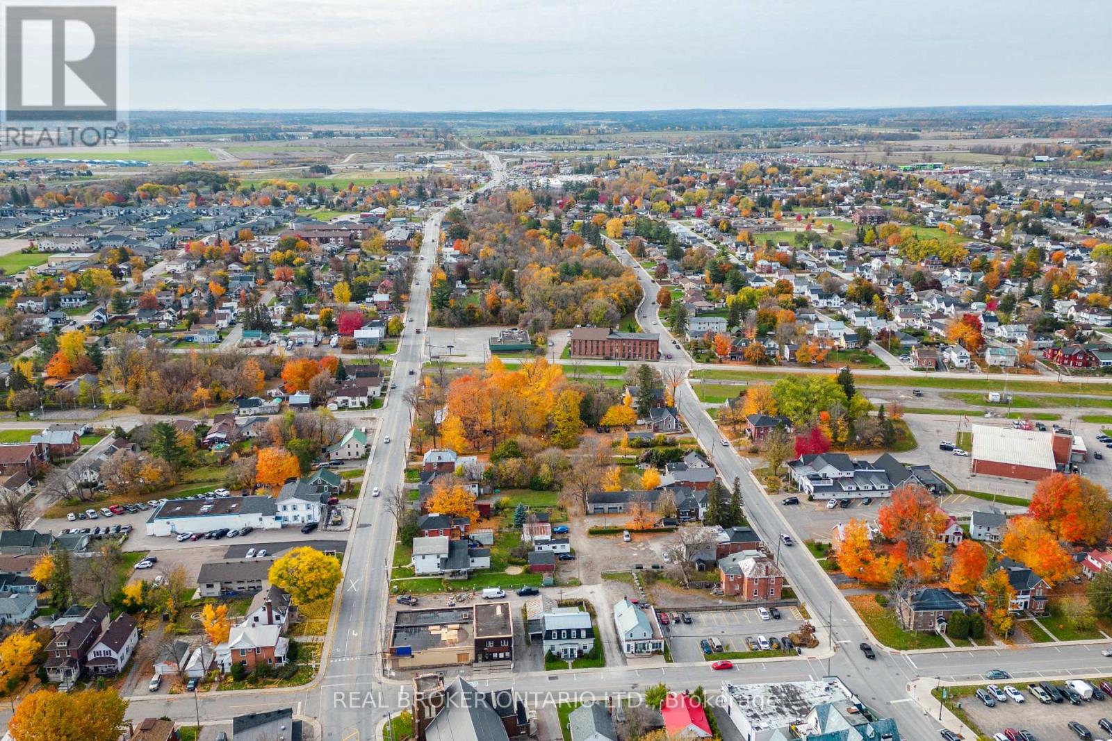 Photo 25 of 42 Daniel Street N, Arnprior ON