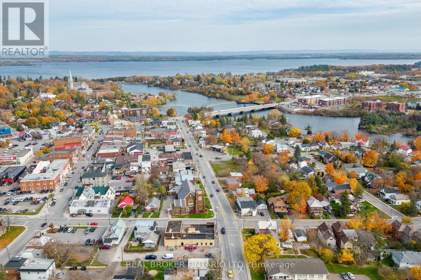 Photo 13 of 42 Daniel Street N, Arnprior ON