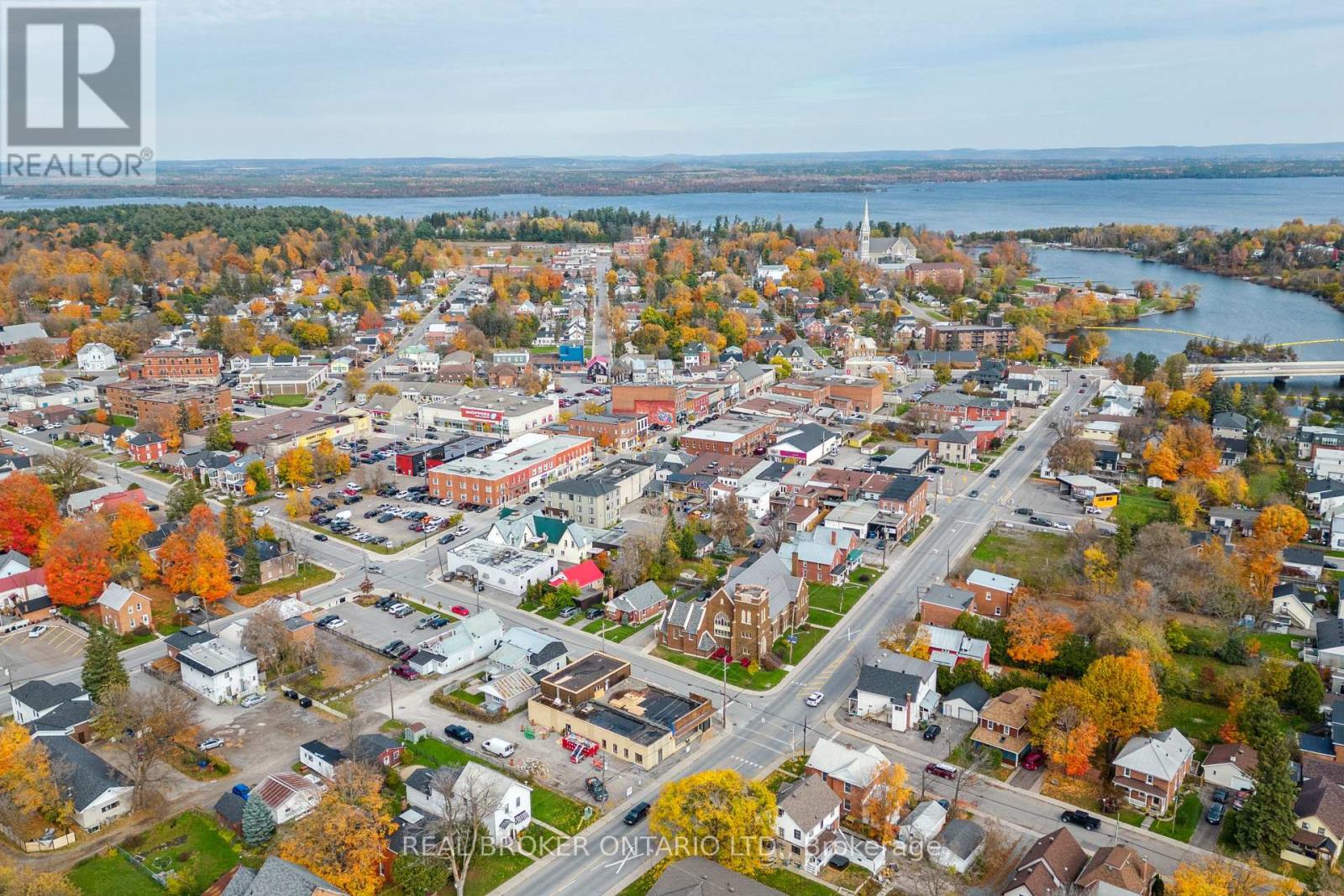 Photo 35 of 42 Daniel Street N, Arnprior ON