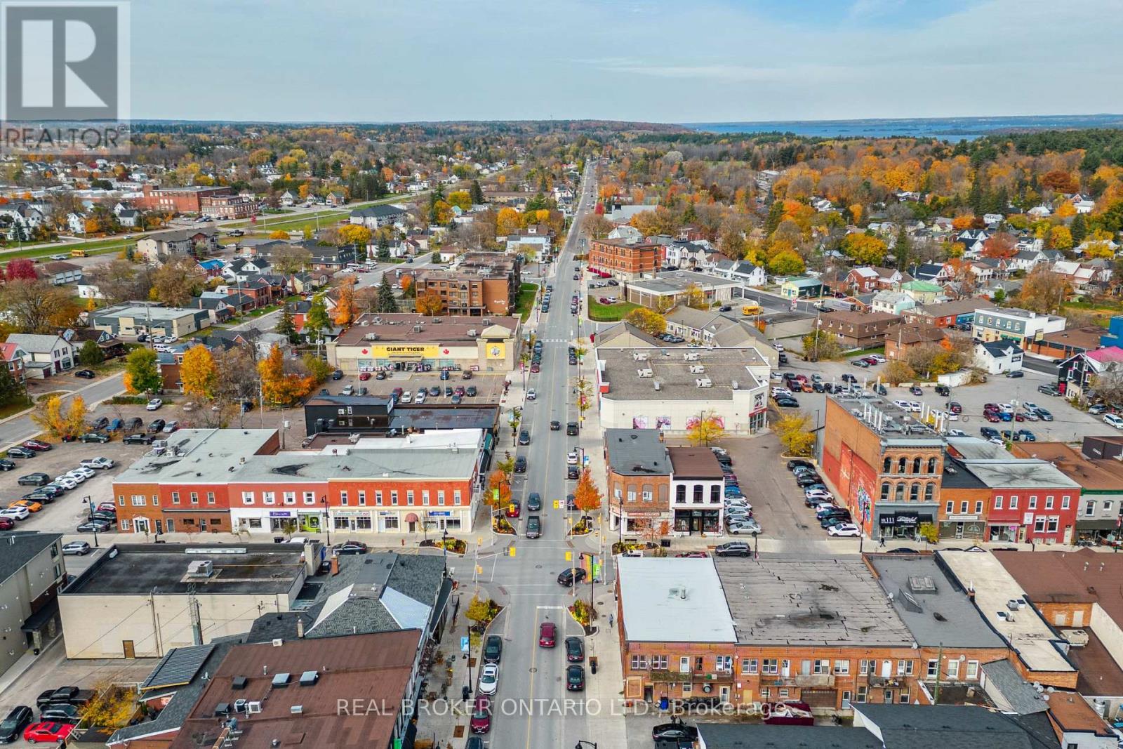 Photo 4 of 42 Daniel Street N, Arnprior ON