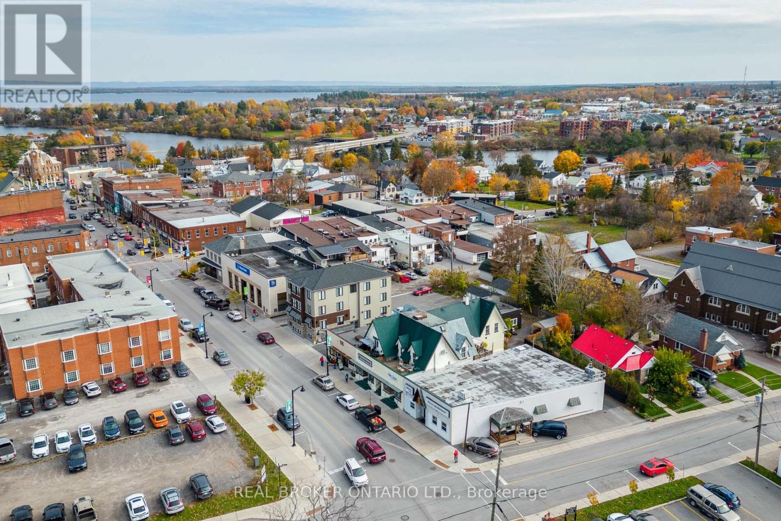 Photo 37 of 42 Daniel Street N, Arnprior ON