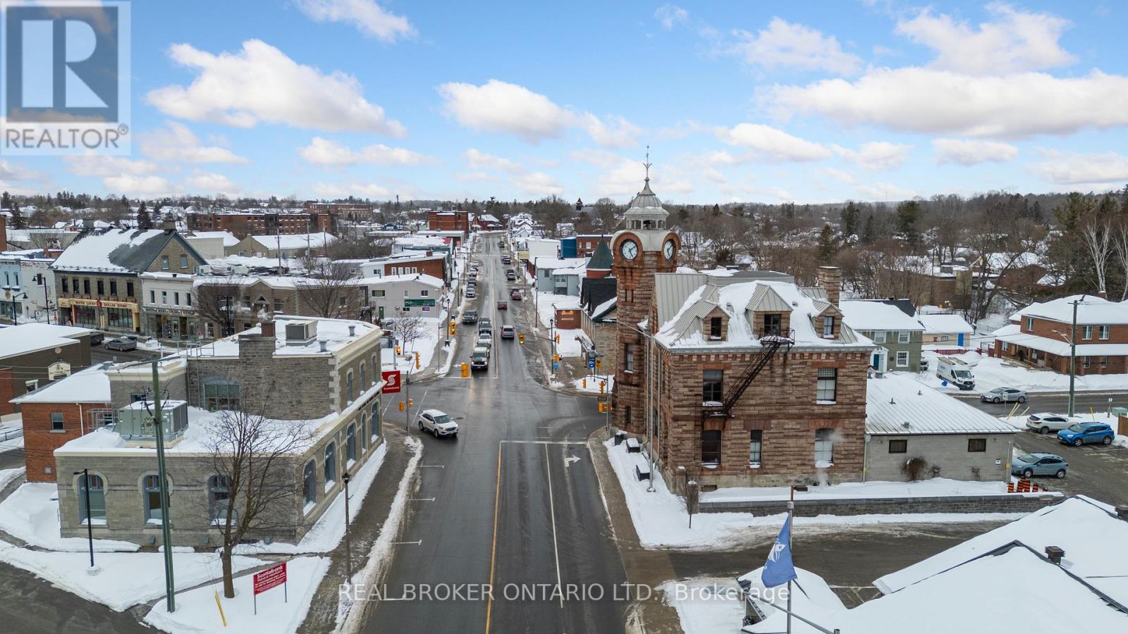 Photo 2 of 42 Daniel Street N, Arnprior ON