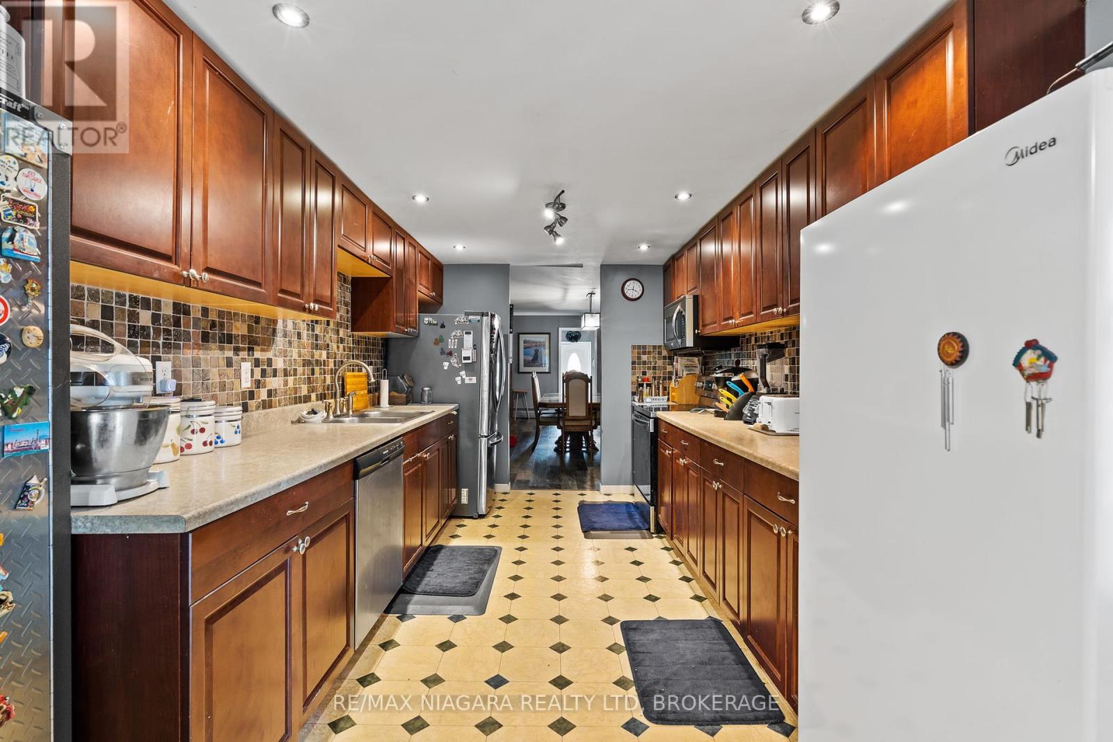 Photo 23 of 549 Ferndale Avenue, Fort Erie ON