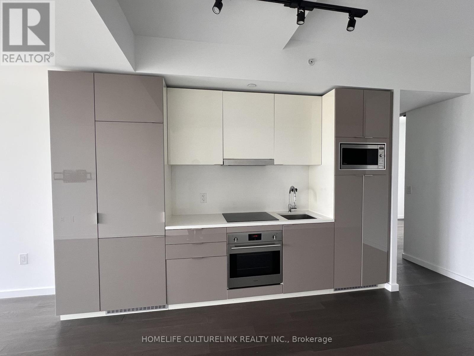 Photo 21 of 2504 170 Bayview Avenue, Toronto ON