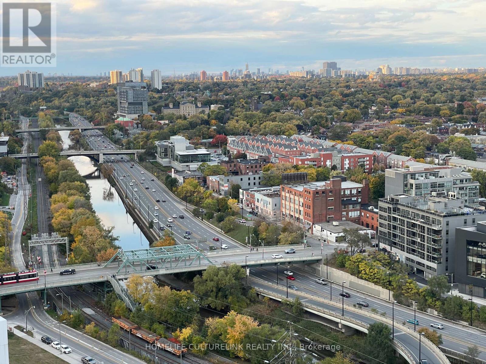 Photo 35 of 2504 170 Bayview Avenue, Toronto ON
