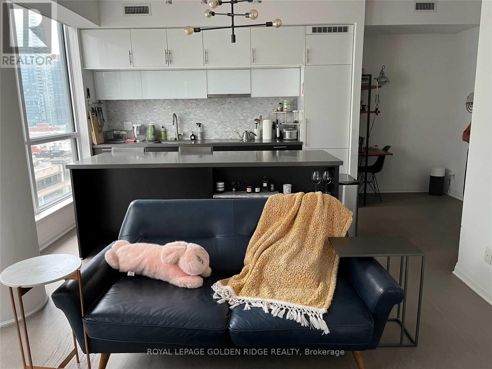 Photo 2 of 1211 8 Mercer Street, Toronto ON