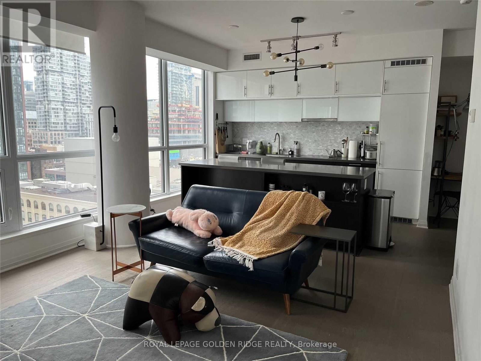 Photo 3 of 1211 8 Mercer Street, Toronto ON