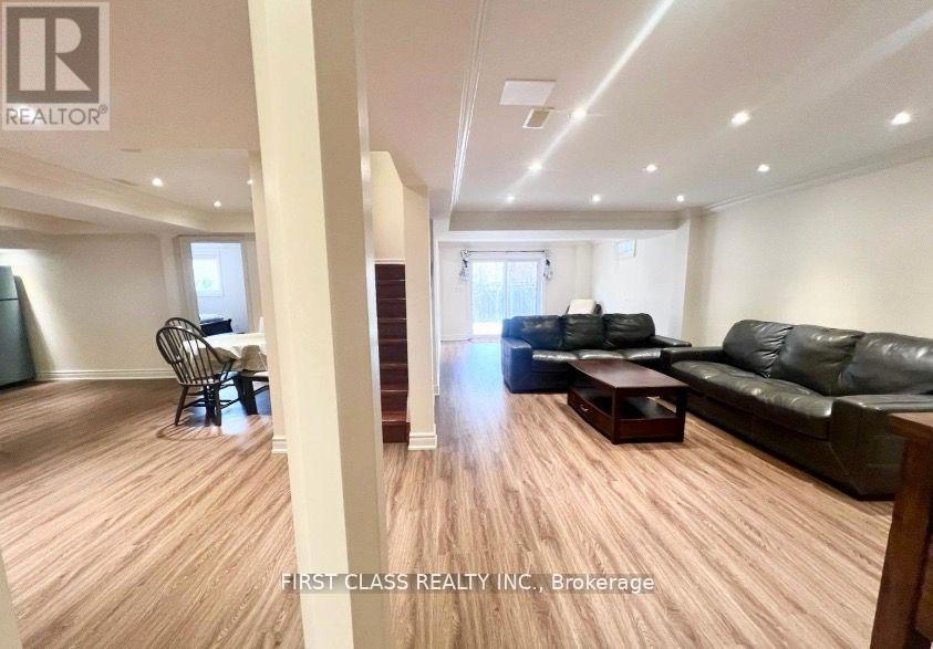 Photo 12 of 9 Wiley Avenue, Richmond Hill ON