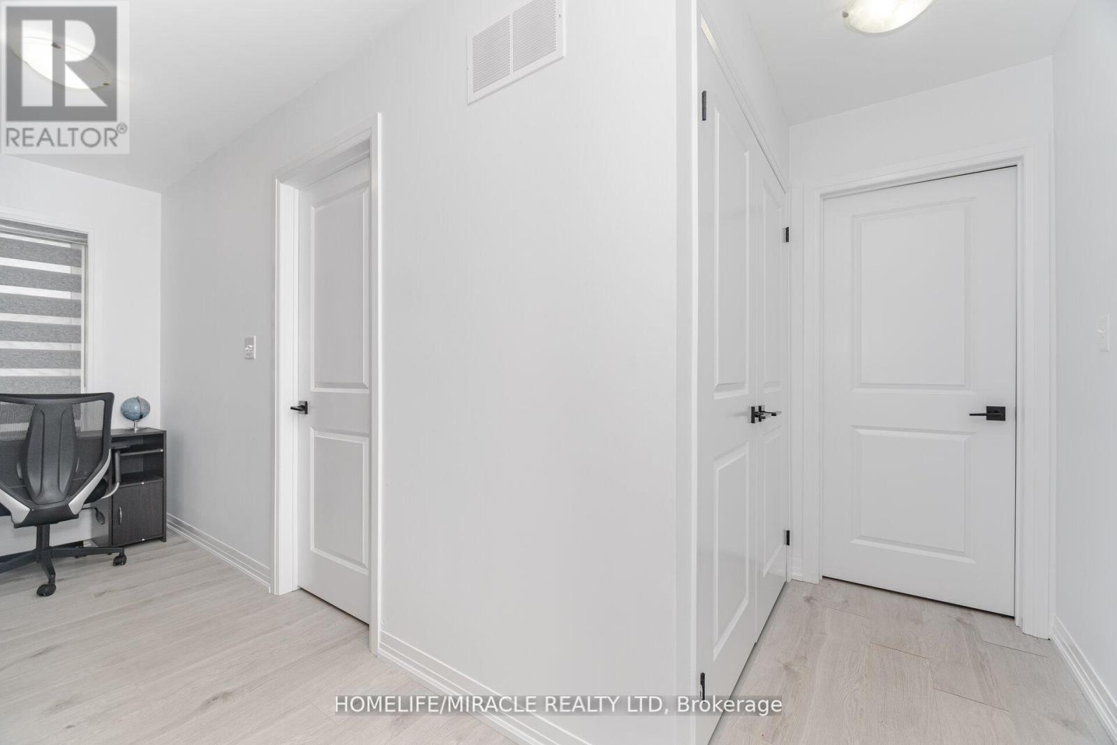 Photo 15 of 92 Fairlane Avenue, Barrie ON