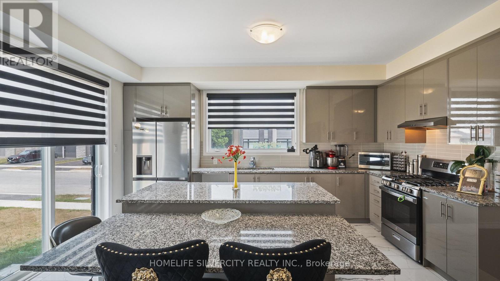 Photo 13 of 96 Strickland Avenue, Brantford ON