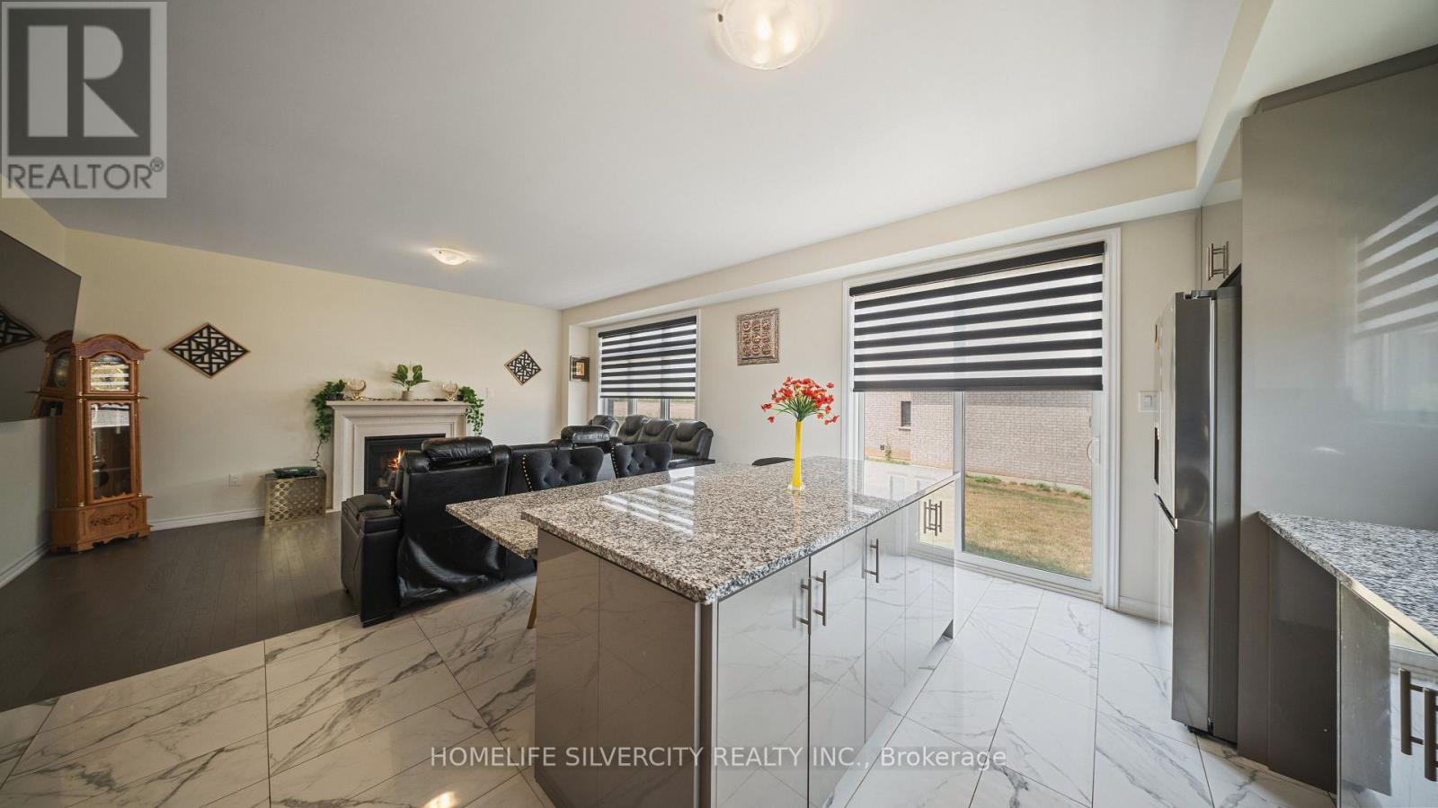 Photo 15 of 96 Strickland Avenue, Brantford ON